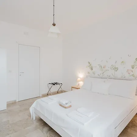 La Finestra Sul Porto Bed & Breakfast 3*