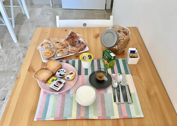 La Finestra Sul Porto 住宿加早餐酒店 托雷斯港
